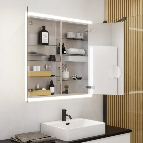 Large bathroom inspiration in a modern and minimalist style with white bathroom furniture and an elegant black countertop with square free-standing sinks, aesthetic and practical built-in mirror cabinets with light frame, and walk-in shower